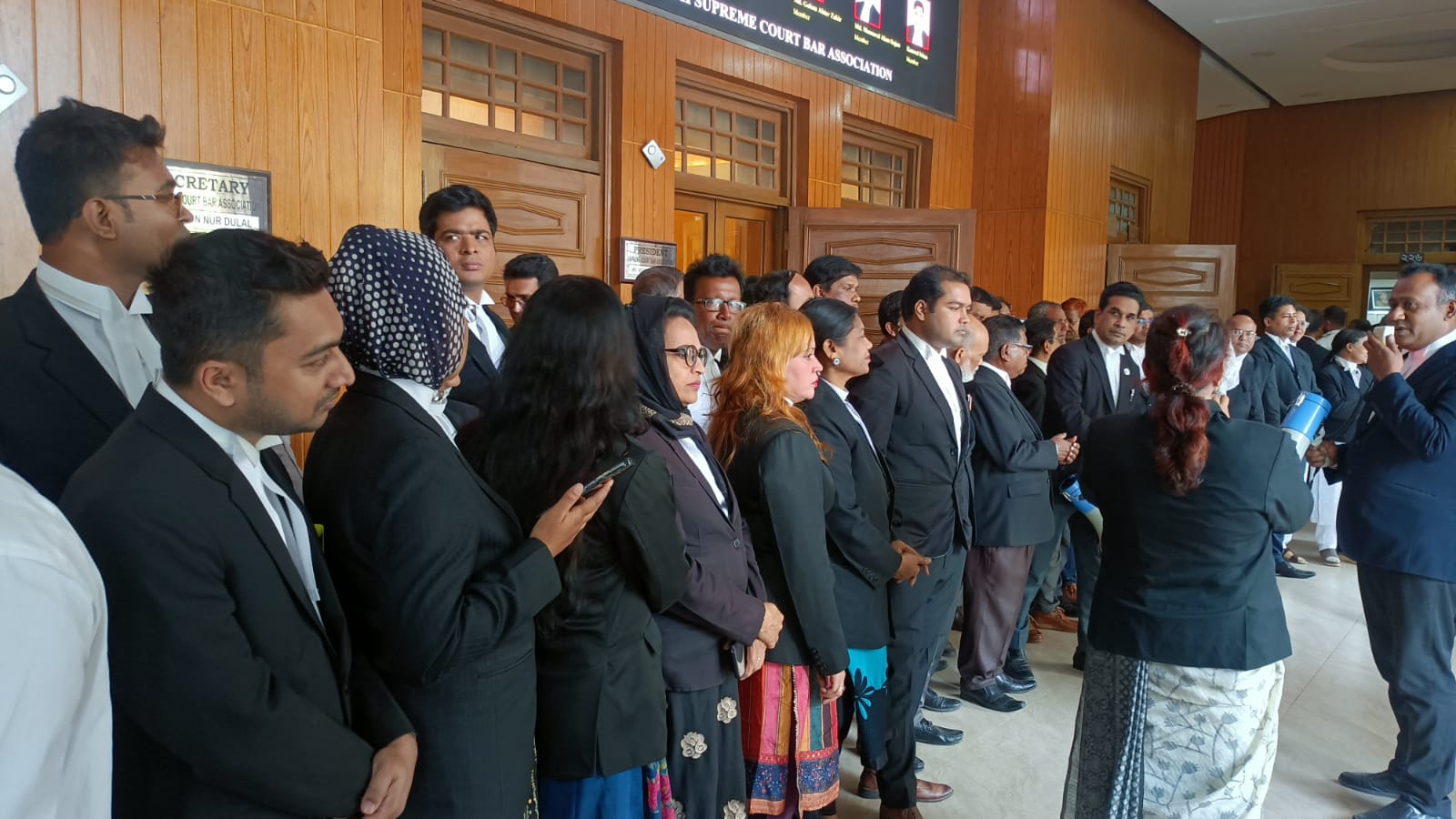 আইনজীবীরা ঐক্যমত হলে দায়িত্বে থাকবেন শাহ খসরুজ্জামান