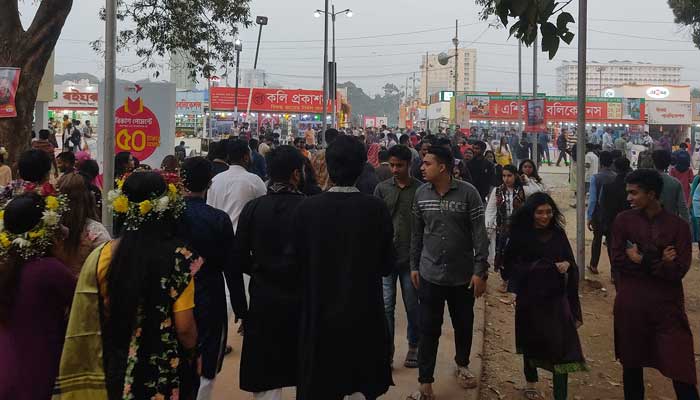 লিটলম্যাগ চত্বরের শূন্যতা পাচ্ছে না পূর্ণতা