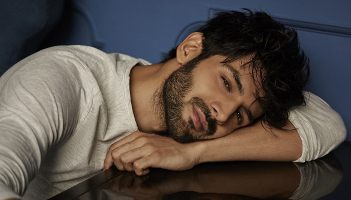 প্রেম নিয়ে মুখ খুললেন কার্তিক