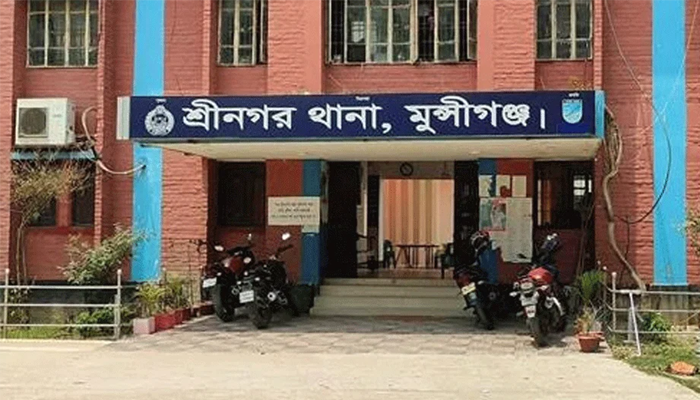 উত্যক্তের প্রতিবাদ, ছুরিকাঘাতে আহত ৩ স্কুলছাত্র