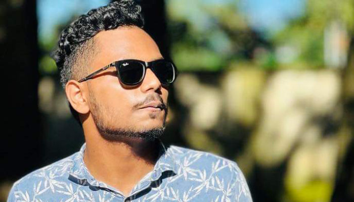 চুরি-শ্লীলতাহানি: ঢাবি শিক্ষার্থীর বিরুদ্ধে হল কর্মকর্তার মামলা