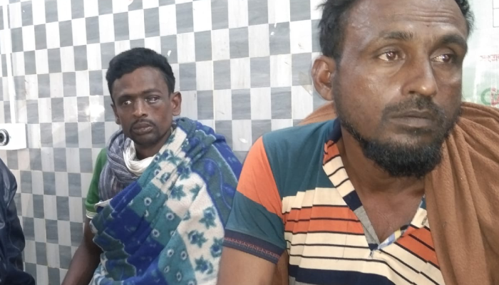 ট্রলারে ডাকাতের গুলি, নিখোঁজ ৯ জেলে