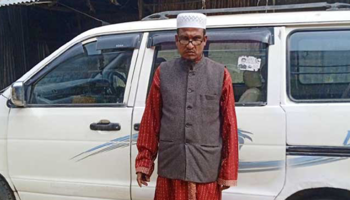 অবশেষে হিরো আলমকে গাড়ি দিচ্ছেন সেই মাদ্রাসাশিক্ষক