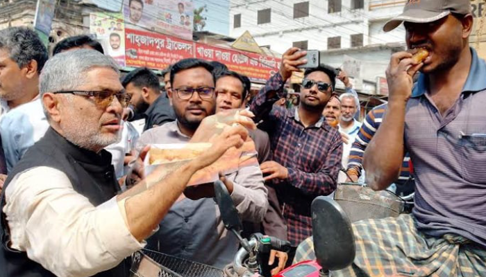 চুপ্পুর মনোনয়নে আনন্দের বন্যা পাবনায়