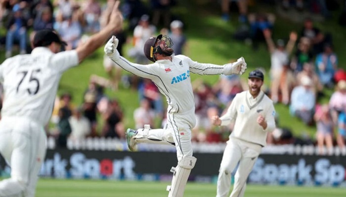 ইংল্যান্ডকে ১ রানে হারিয়ে নাটকীয় জয় পেল কিউইরা