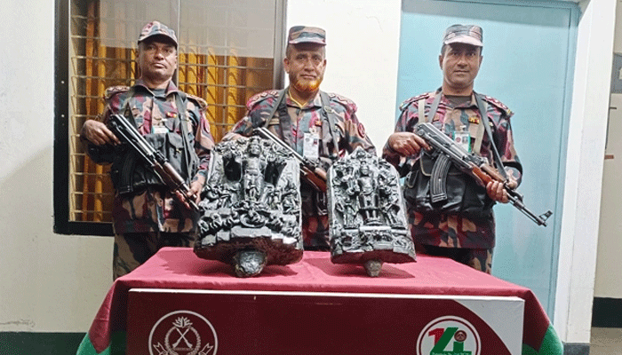 সীমান্তে অর্ধকোটি টাকার কষ্টিপাথরের মূর্তি উদ্ধার