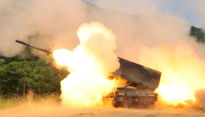 ইউক্রেনকে দূরপাল্লার ক্ষেপণাস্ত্র দিচ্ছে যুক্তরাষ্ট্র