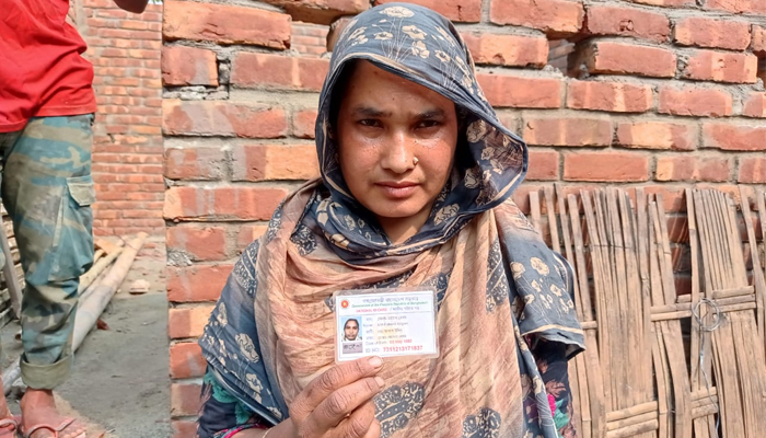 ডিমলায় ভিজিডি কার্ড বিতরণে অনিয়ম