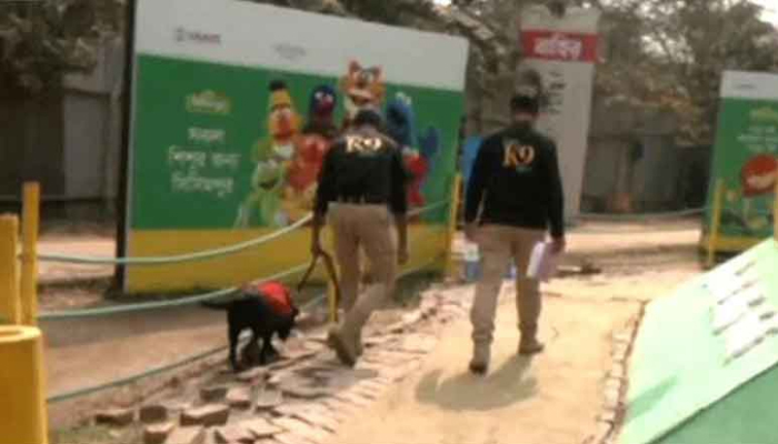 বইমেলায় পুলিশের চিরুনি অভিযান