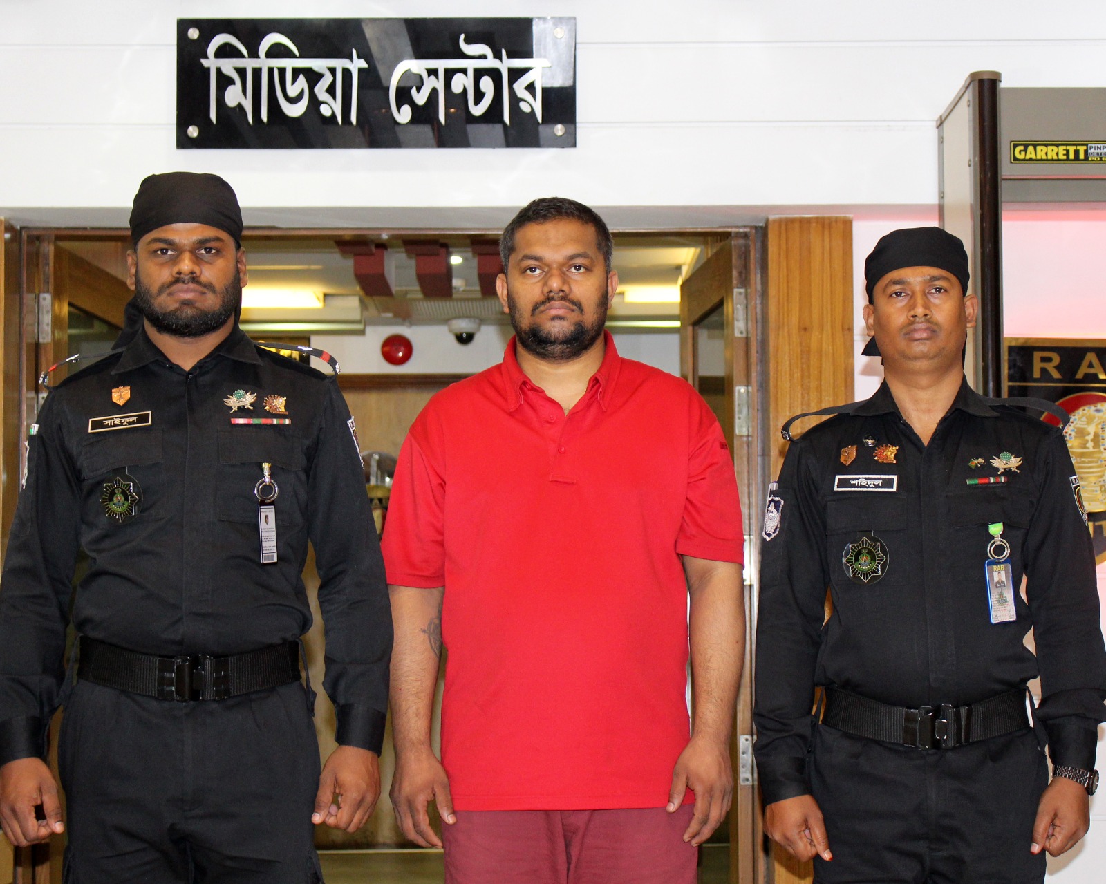 মাদক অভিযানের নামে লুট চালায় ডলার নাহিদ