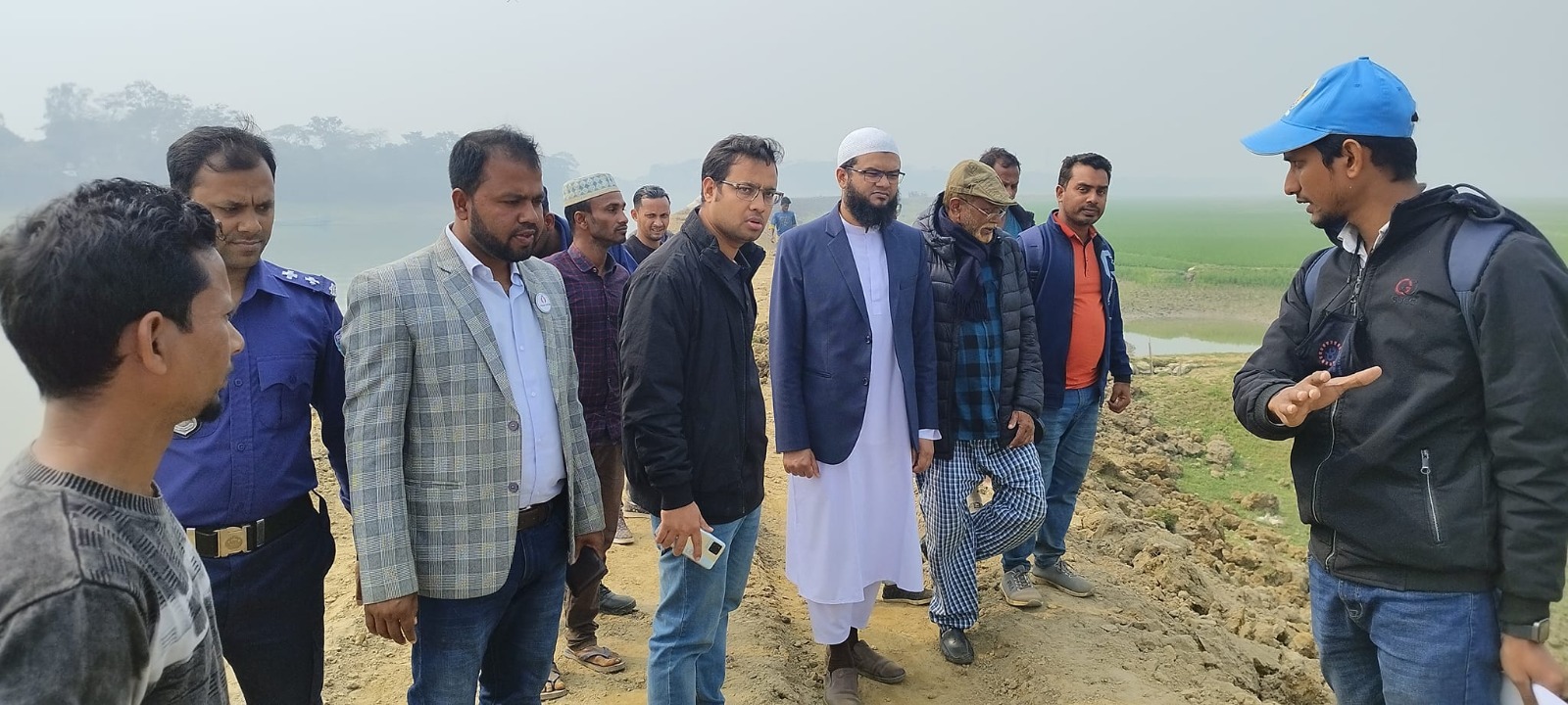 শান্তিগঞ্জে বাঁধের কাজে গাফিলতি, আটক ৪