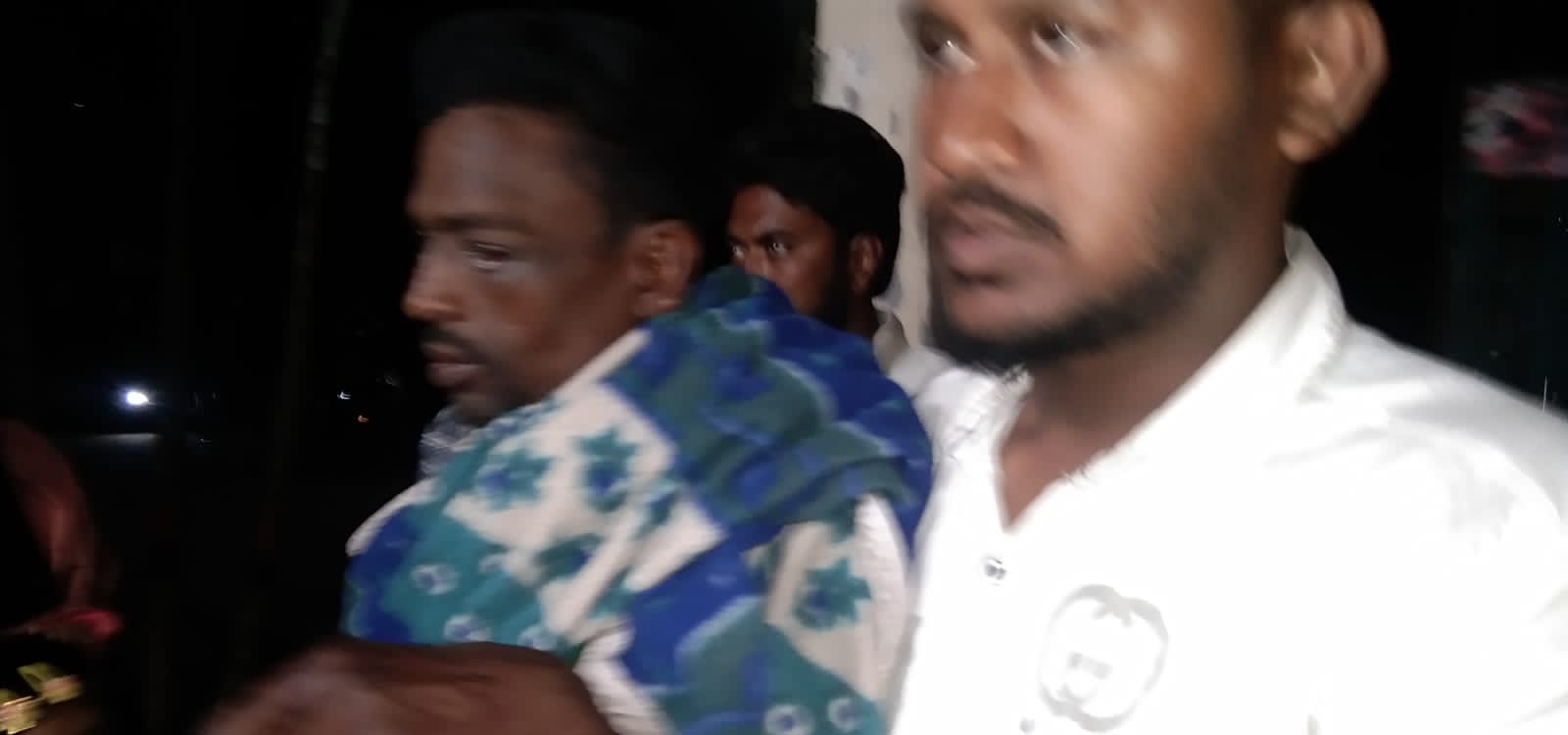 ট্রলারে ডাকাতের গুলি, নিখোঁজ ৯ জেলে