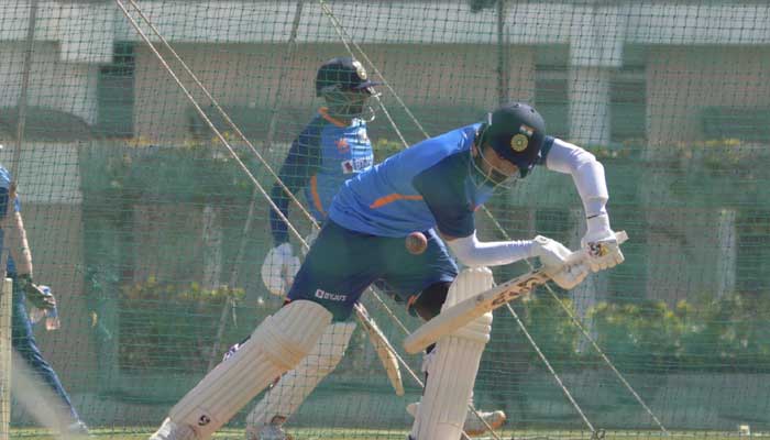 ভারতের মাটিতে আক্ষেপ ঘোচাতে মরিয়া অজিরা