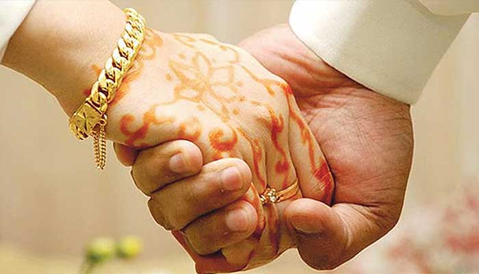 মদ্যপানে বিয়ের তারিখ ভুললেন বর!