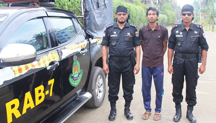 তালাক দেয়ার প্রতিশোধ নিতে সাবেক স্বামীর কাণ্ড