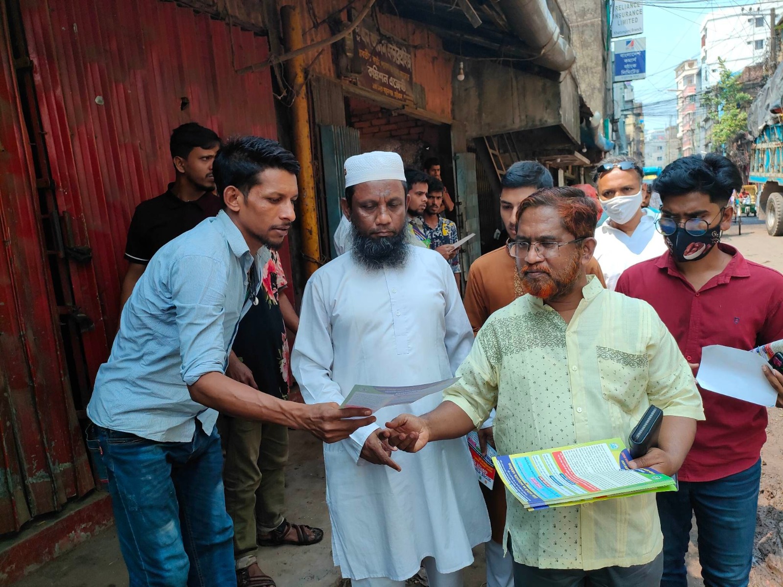 একসঙ্গে বেশি ভোগ্যপণ্য না কেনার আহ্বান