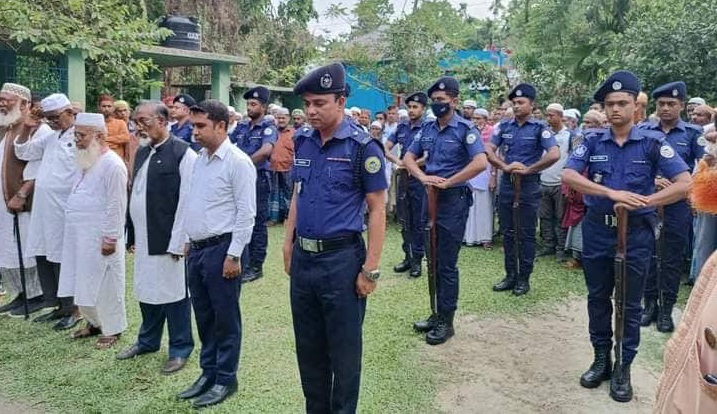 চিরনিদ্রায় শায়িত বীর মুক্তিযোদ্ধা আলতাফ শিকদার