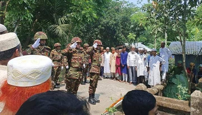 চিরনিদ্রায় শায়িত বীর মুক্তিযোদ্ধা আলতাফ শিকদার