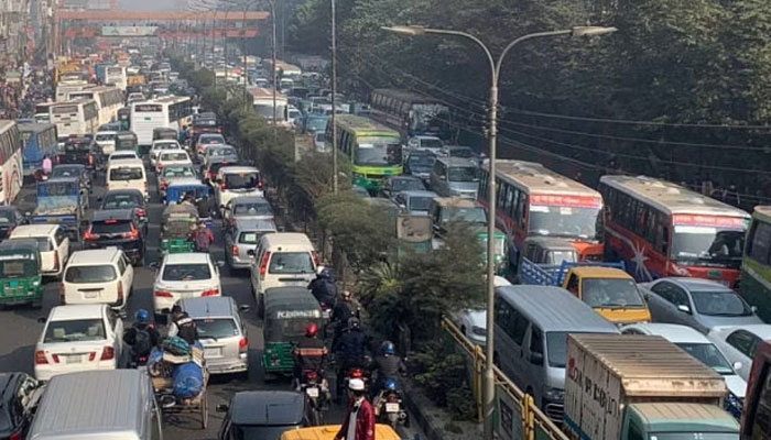 রাজধানীতে তীব্র যানজট, ভোগান্তিতে নগরবাসী