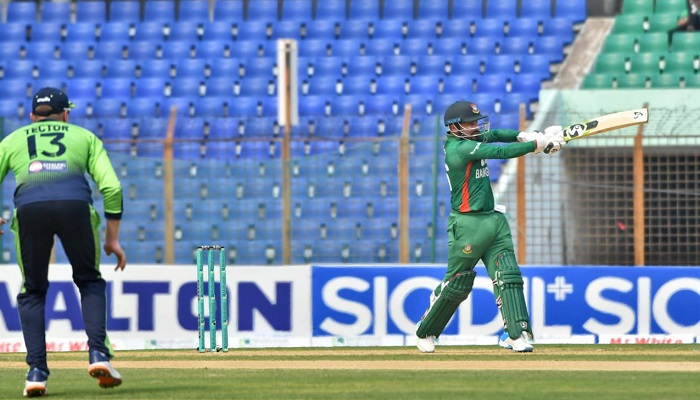 হাফসেঞ্চুরির আক্ষেপ নিয়ে সাজঘরে লিটন