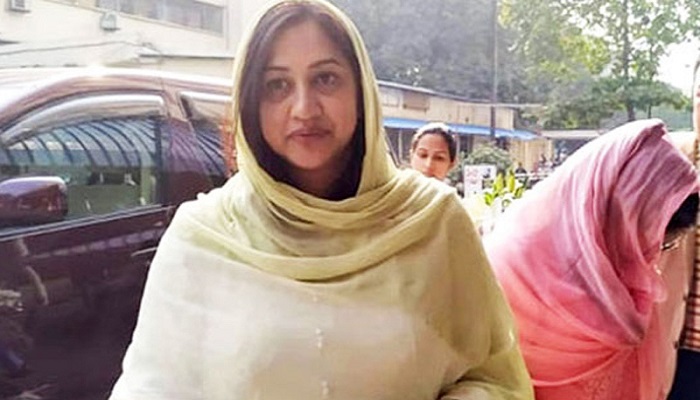 রাজনীতিতে আসছেন শর্মীলা