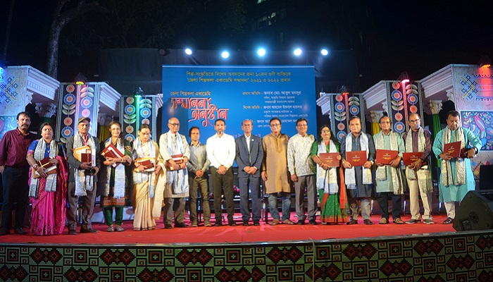 চট্টগ্রামে ১০ গুণীজনকে শিল্পকলা একাডেমির সম্মাননা