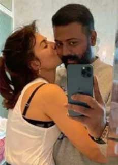 কারাগারে জ্যাকুলিনকে মিস করছেন সুকেশ!