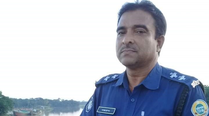 কাঁঠালতলীতে বাসচাপায় পুলিশ কর্মকর্তা নিহত
