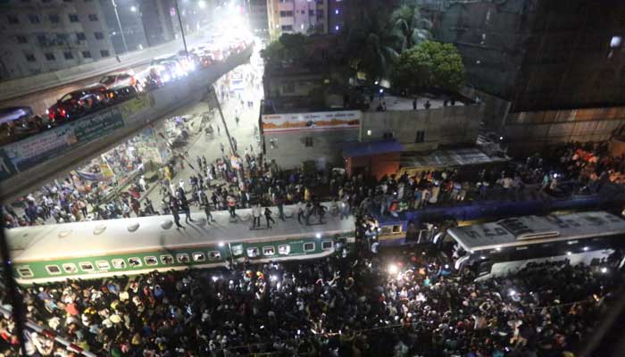 দুই ঘণ্টা পর সারাদেশের সঙ্গে ঢাকার রেল যোগাযোগ স্বাভাবিক