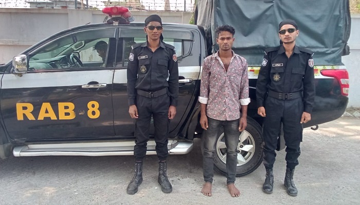মেয়ের আপত্তিকর ভিডিও ভাইরাল, লজ্জায় মায়ের আত্মহত্যা