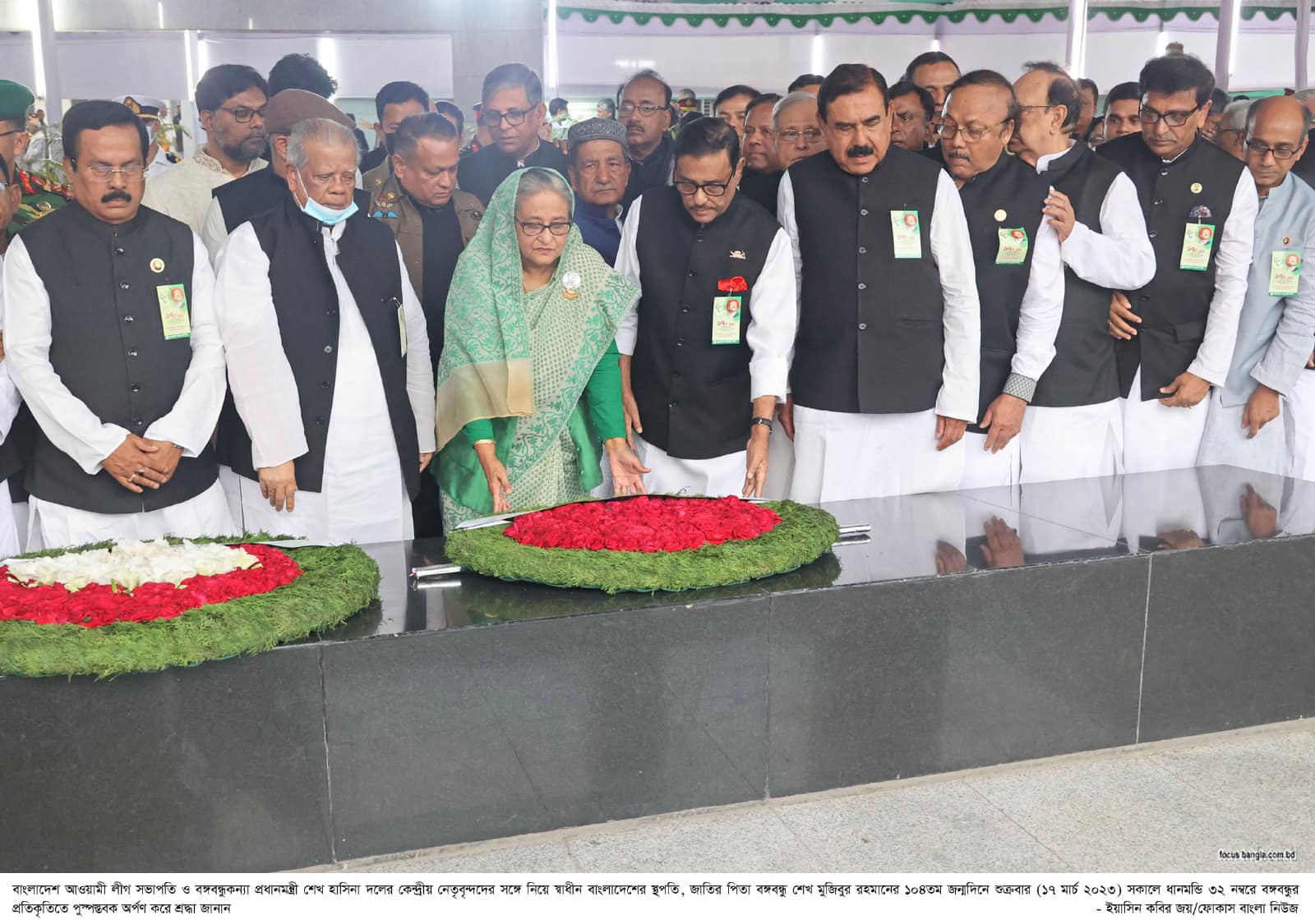 জাতির পিতার প্রতিকৃতিতে প্রধানমন্ত্রীর শ্রদ্ধা