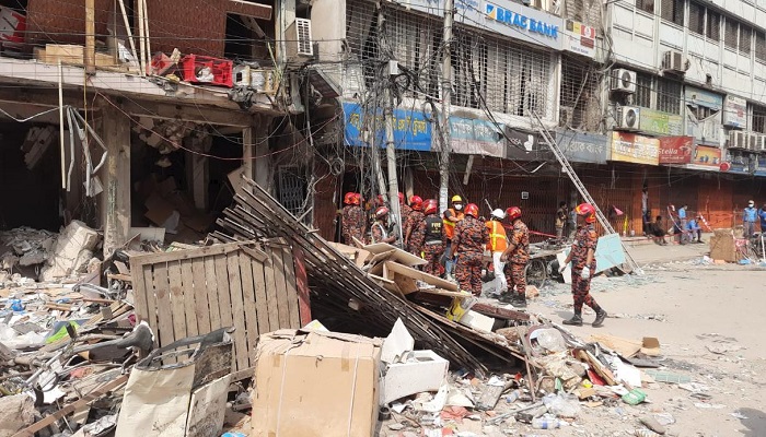 সেই ক্ষতিগ্রস্ত ভবনে ফের চলছে উদ্ধার অভিযান