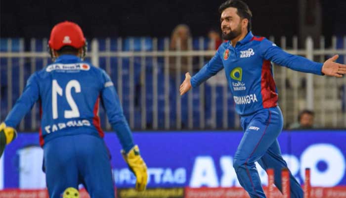পাকিস্তানকে মাটিতে নামিয়ে রেকর্ড গড়লেন রশিদ খান