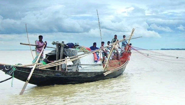 পদ্মা-মেঘনায় মাছ ধরায় দুই মাসের নিষেধাজ্ঞা