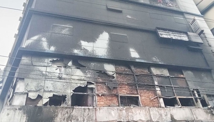 নারায়ণগঞ্জে বাণিজ্যিক ভবনে বিস্ফোরণ, নিহত ১