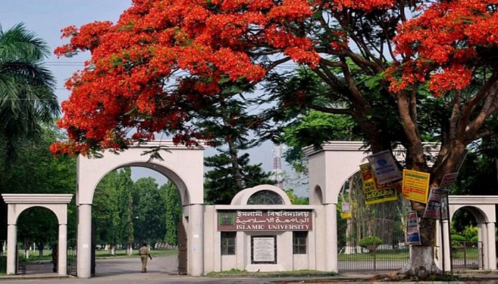 আপত্তিকর অবস্থায় ইবি লেকে ইডেনছাত্রী আটক