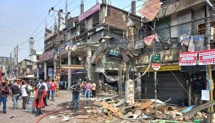 সায়েন্স ল্যাবরেটরি এলাকায় ভবনে বিস্ফোরণ, নিহত ৩