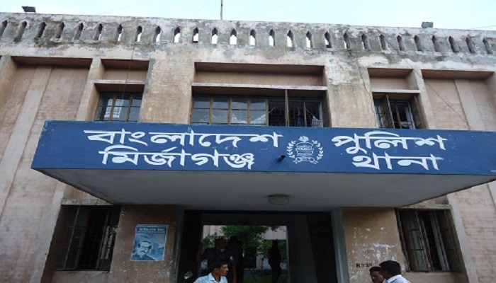 কাভার্ড ভ্যানের ধাক্কায় সড়কে ঝরল বৃদ্ধের প্রাণ