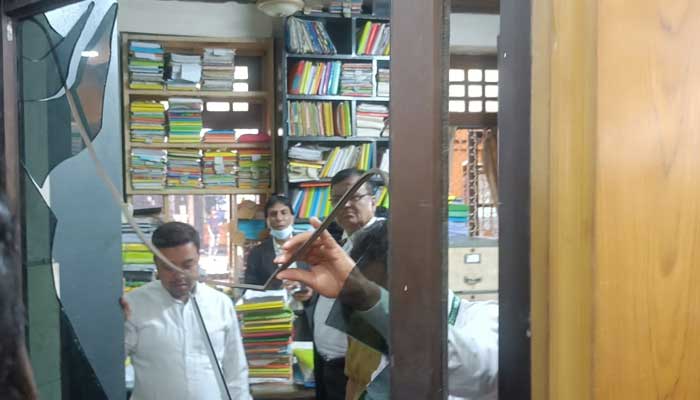 সুপ্রিম কোর্টে সংঘর্ষে আইনজীবী রিমান্ডে