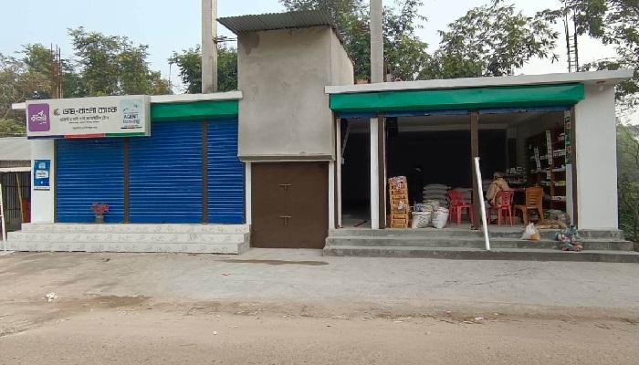 সিংগাইরে বন্দোবস্ত নেয়া খালের ওপর পাকা ভবন!