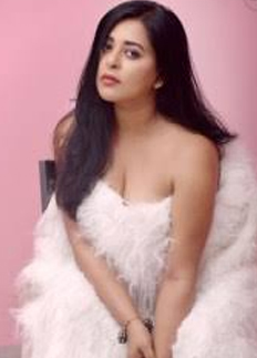 এত ভালোবাসায় ভাসিনি কখনো