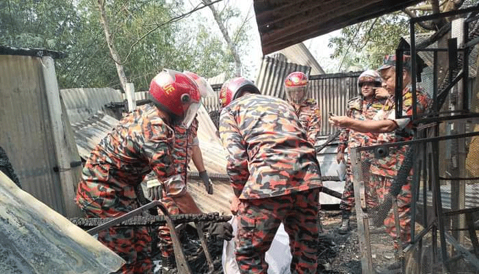 বসতঘর থেকে কৃষকের আগুনে পোড়া লাশ উদ্ধার