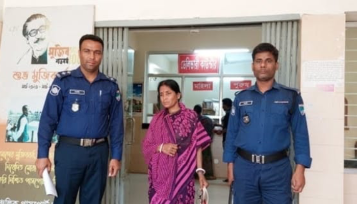 মাগুরায় ভারতীয় নারী আটক