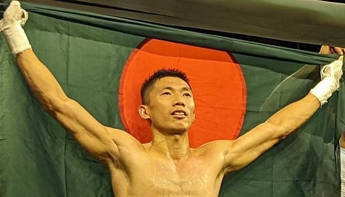 এক পাঞ্চে থাই বক্সারকে নকডাউন