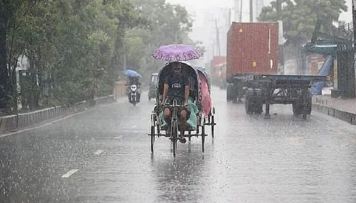 থেমে থেমে বৃষ্টি, মেঘলা আকাশ