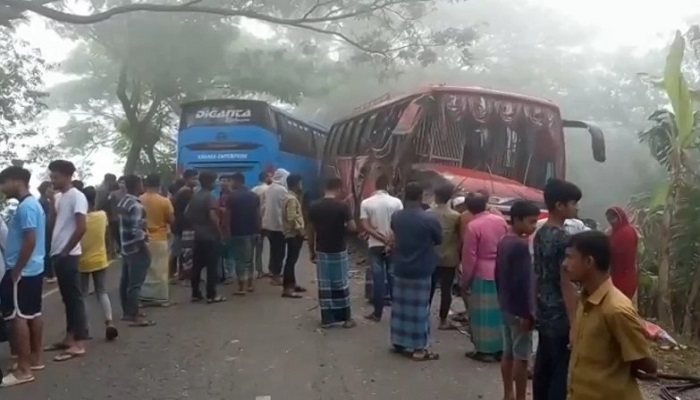 গোপালগঞ্জে দুই বাসের সংঘর্ষ, আহত ২০