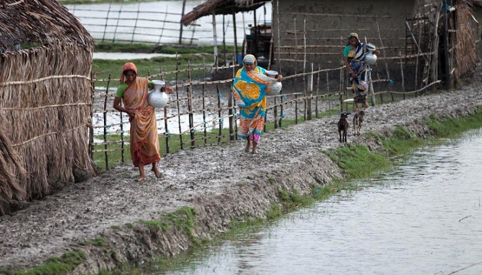 সমস্যার গভীরে কেউ যাচ্ছে না