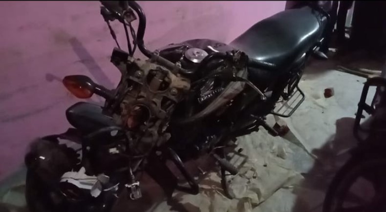 নোয়াখালীতে চেয়ারম্যানের অফিসে হামলা-ভাঙচুর ও লুটপাট