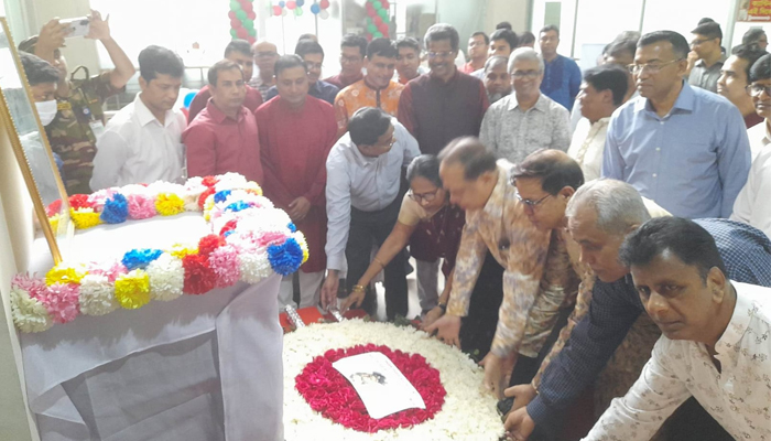 বঙ্গবন্ধুর জন্মদিনে ইসির শ্রদ্ধাঞ্জলী