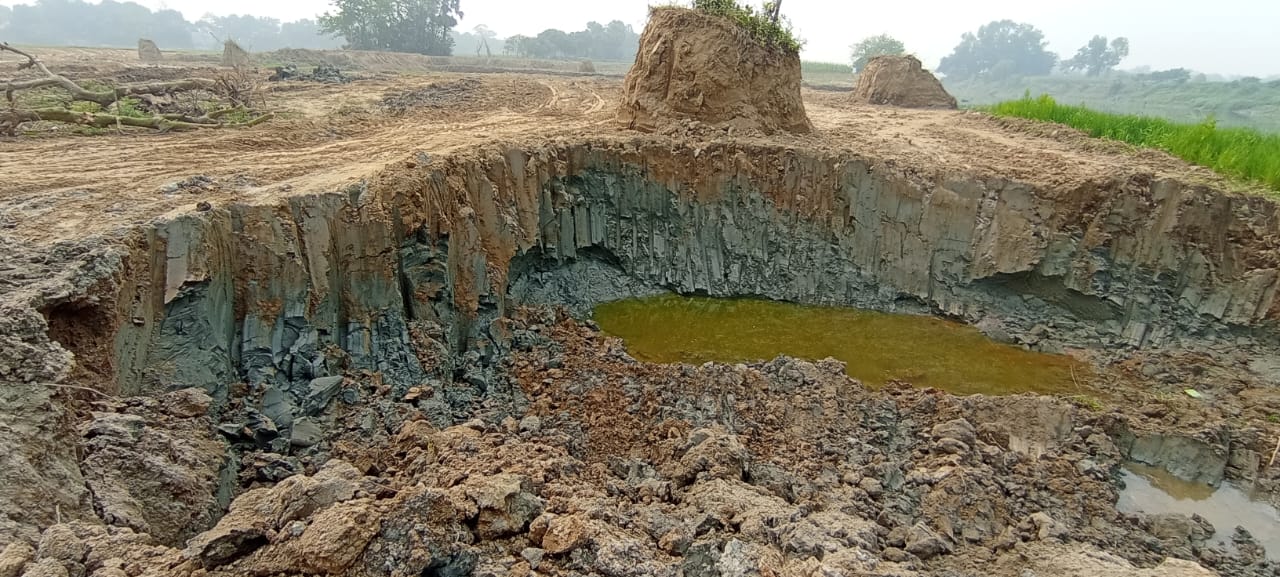 তিতাসে সরকারি জমির মাটি কাটার মহোৎসব